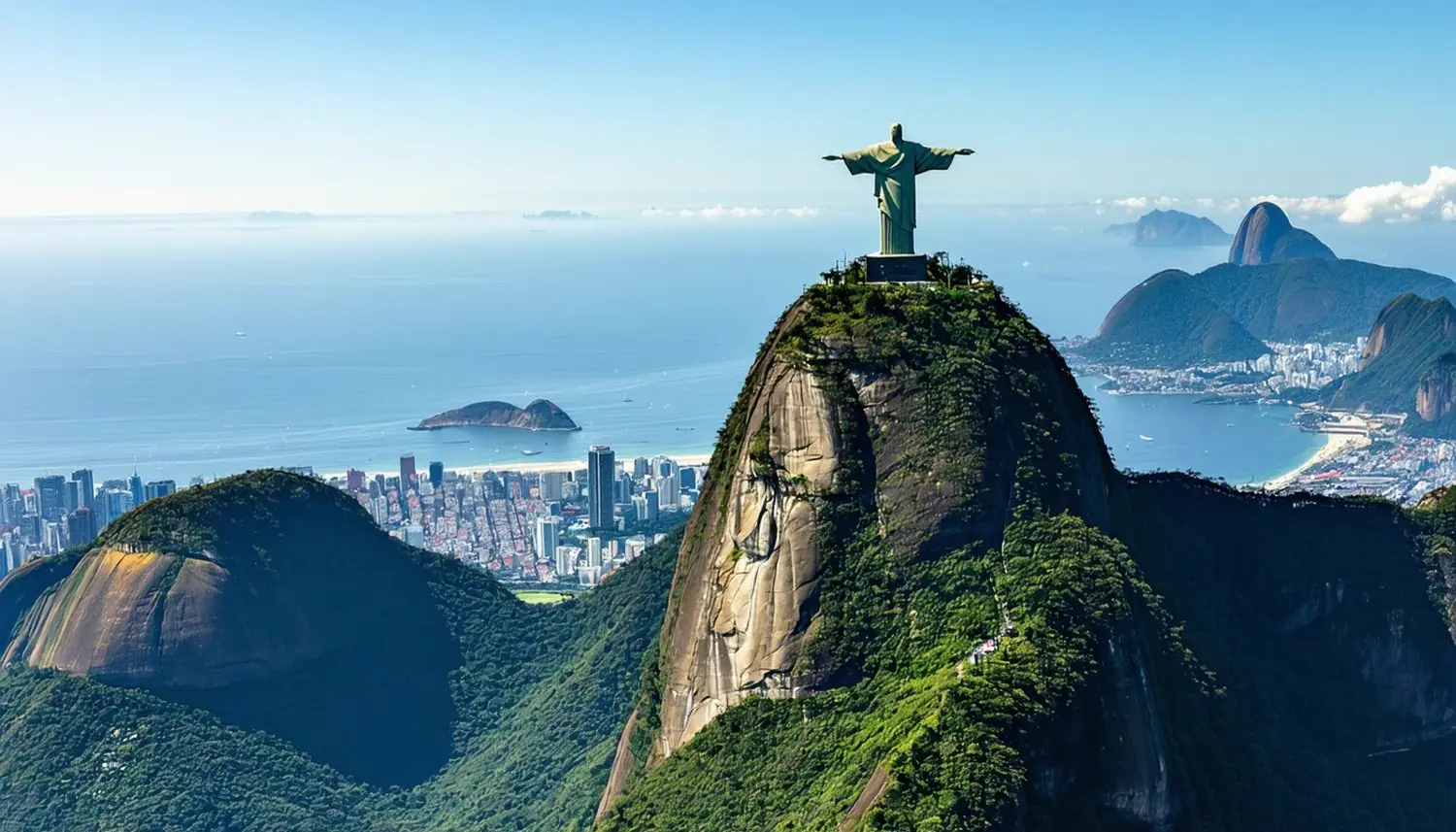 Cristo Redentor e a paisagem do Rio de Janeiro